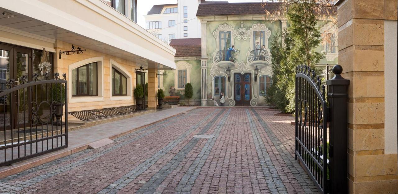 Zentrum Hotel Chişinau Exteriör bild